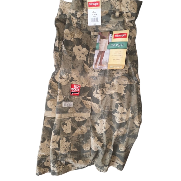 Wrangler Other - Wrangler Men's Cargo Shorts - Green and Tan